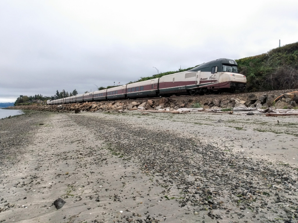 Mt Jefferson train set NB cascade rolling out of the station on time